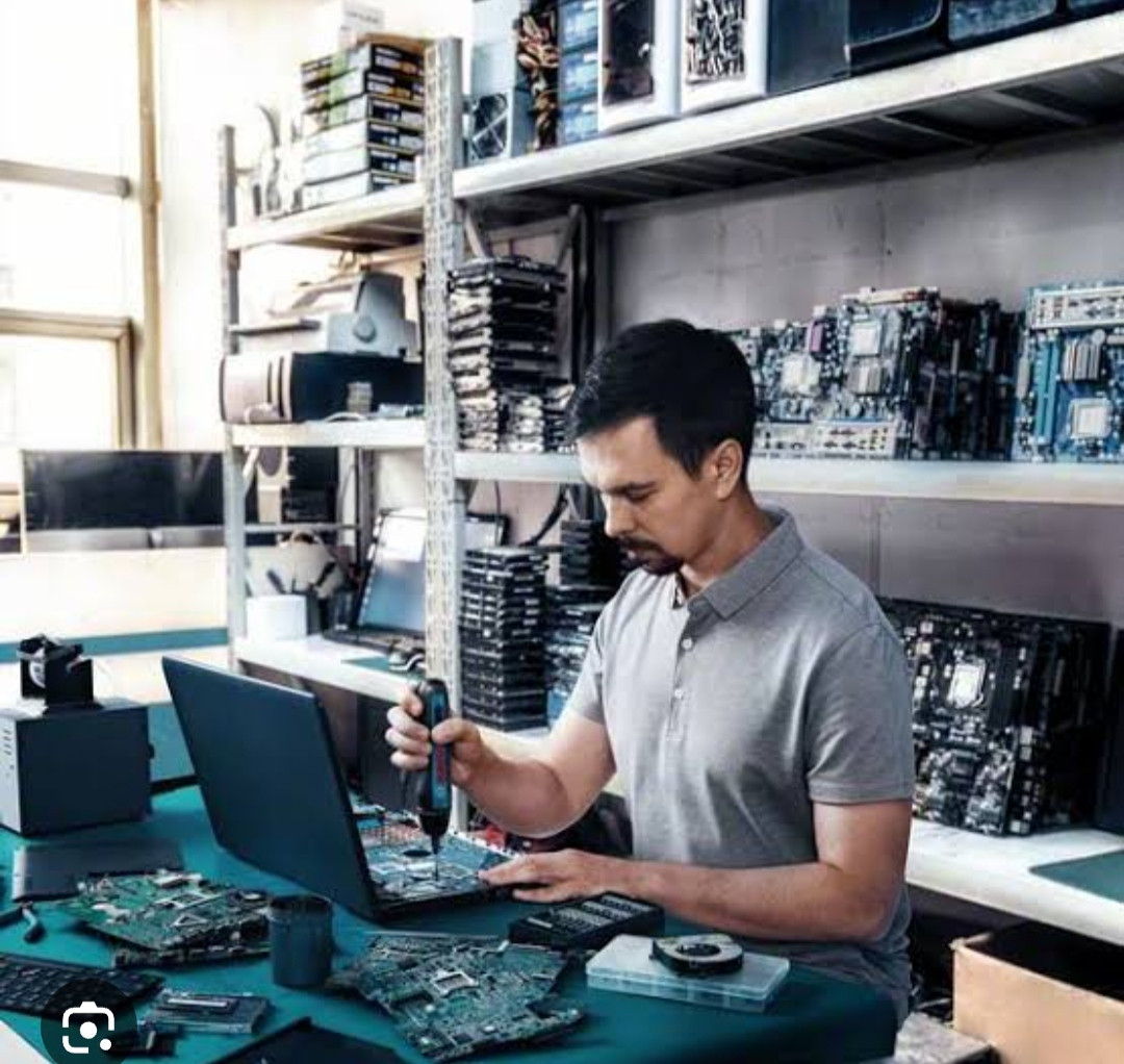 Bosch 33 Bit Accessory Kit, USB Cable, USB Charger(Professional Screw driver)